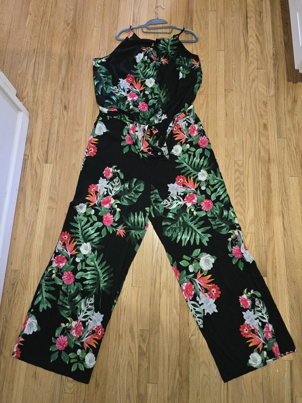 Vince Camuto Black Tropical Floral Halter Jumpsuit